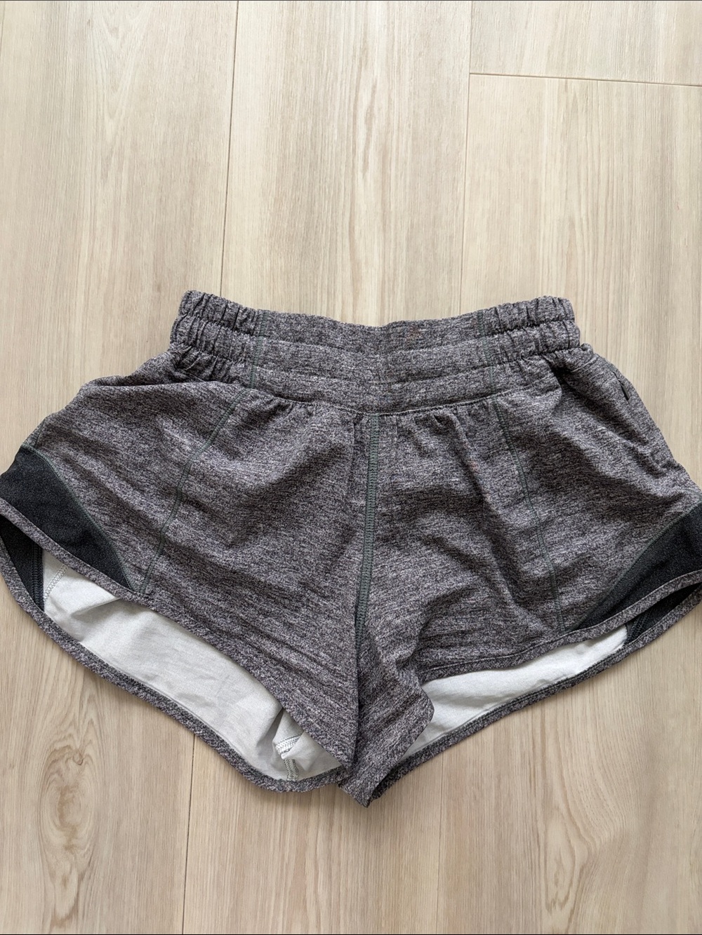 Women's Size 2 Lululemon Hotty Hot Shorts